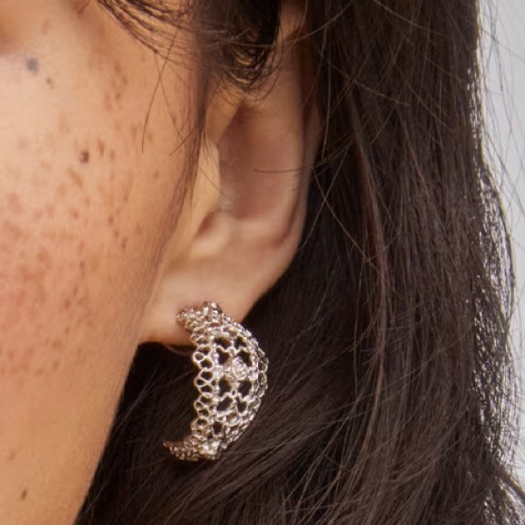 NWT Kendra Scott Krista Lace Silver Huggie Earrings - Picture 2 of 8